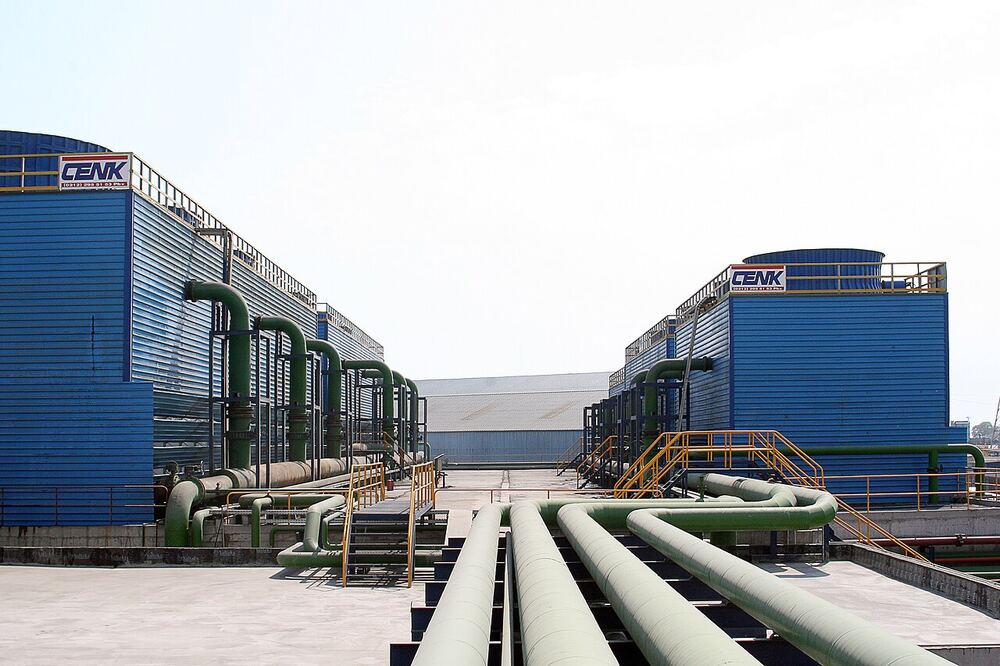 Field-erected cooling tower cells