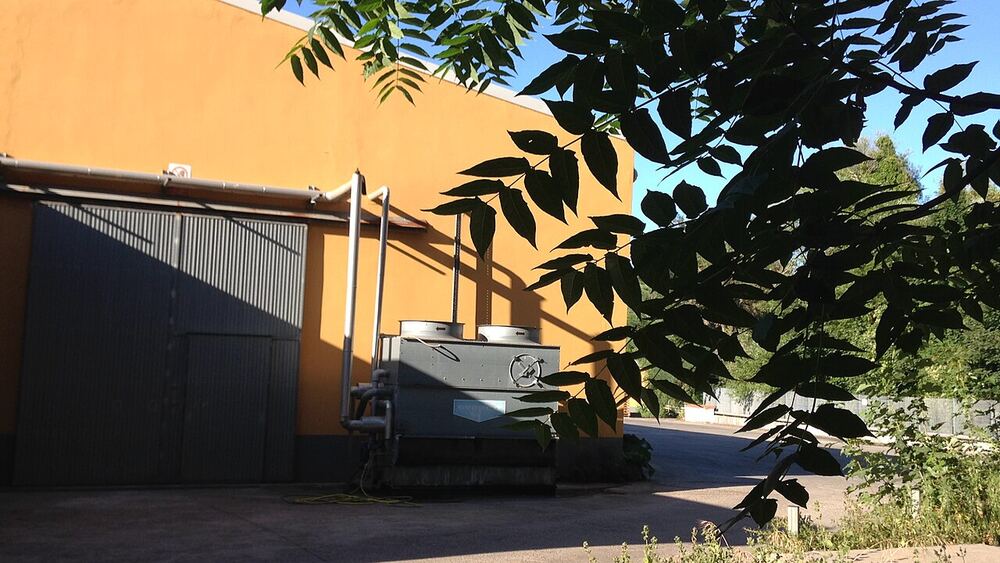 Evaporative cooling tower
